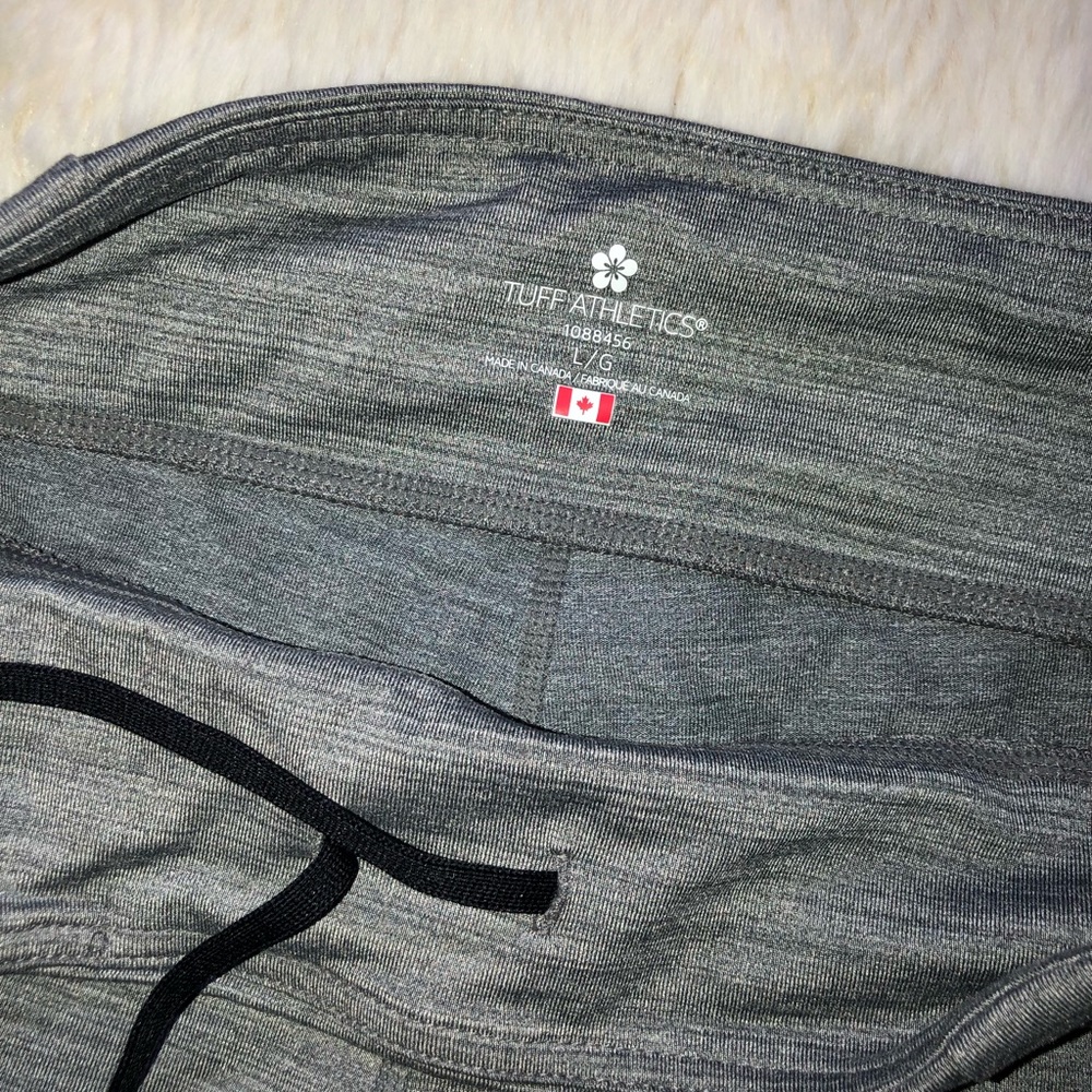 Capris - Picture 4 of 5